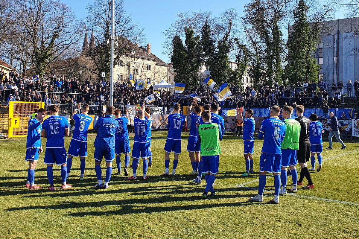 fccarlzeissjena's tweet photo. „Verdienter Auswärtserfolg der Zeiss-Elf bei @Lichtenberg47.“
Hier geht's zum Spielbericht 👉🏽 https://t.co/C4T7wtOKIQ
#L47FCC #FCC #MehrAlsFussball https://t.co/xybGRxpmey