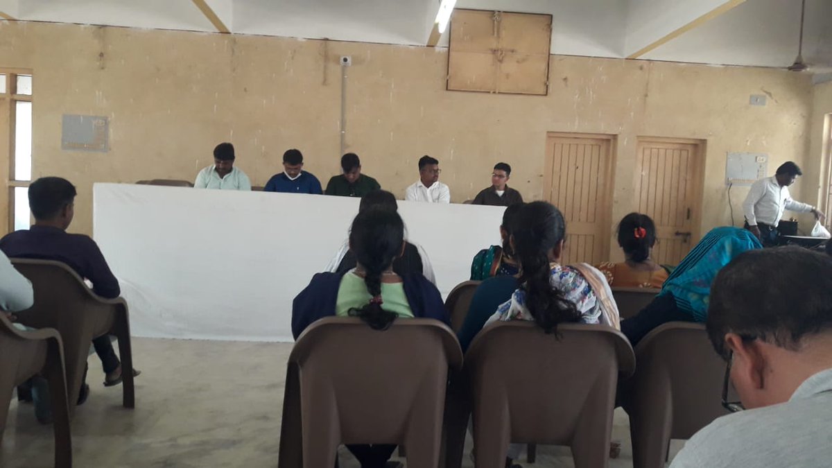KobiyaBharatbh1's tweet photo. @VCEGUJARATSTATE #VCE ની લાડોલ મહેસાણા ખાતે મિટિંગ યોજાય જેમાં #VCE ની માંગણીઓ અને પ્રશ્ન બાબતે ચર્ચા વિચારણા કરવામાં આવી. તેમજ સરકારે આપેલ બાંહેધરી જલ્દી પુરી થાય એ માટે આગળની રણનીતિ અંગે તમામ vce ઓને માહિતગાર કરવામાં આવ્યા. https://t.co/6imZXAQEvu