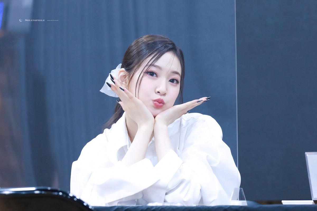 반짝이는 별을 모아 그리는 그런 사람 '◡'✿
#위클리 #조아 #조혜원 #weeekly #Zoa