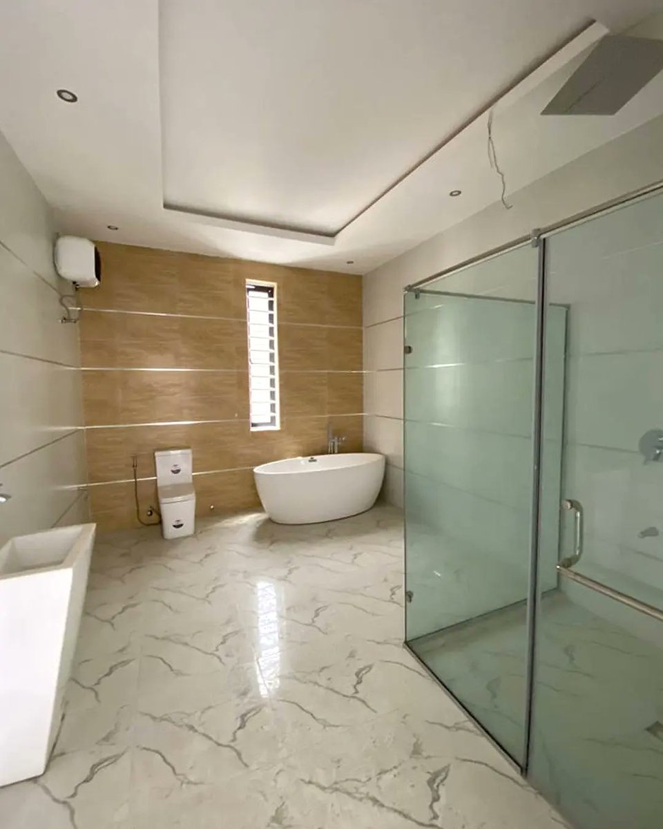 Sholzz_'s tweet photo. Happy birthday to me!!!! In the spirit of celebrating, it would mean a lot to me if you guys retweet this. The owner of this beautiful property just might be on your timeline. (Also, please follow my business page on IG: @bankolerandi). Yay Big25! 🎉 https://t.co/s7e8mIEHzL