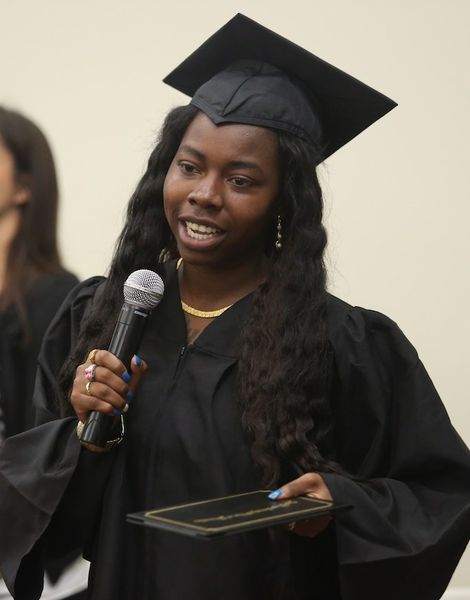 Application for San Diego County graduating multilingual high school students earning the Seal of Biliteracy
Due by 5pm, Friday, March 25, 2022
Apply here: tinyurl.com/2022BGscholars