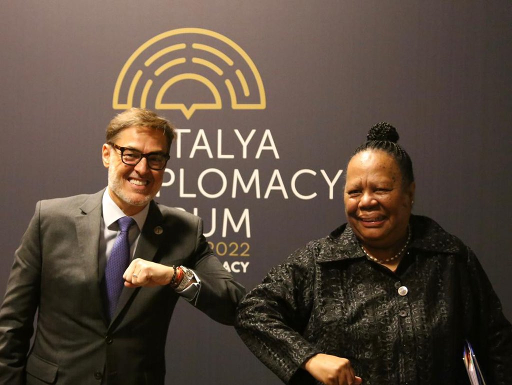 plasenciafelixr's tweet photo. Productivo encuentro de trabajo con la Ministra de Relaciones Exteriores de la República de Sudáfrica, Naledi Pandor. Venezuela y Sudáfrica reafirman su compromiso de cooperación y defensa conjunta de las Causas Justas en todos los Foros multilaterales y espacios internacionales. https://t.co/XX8tYsAnzS