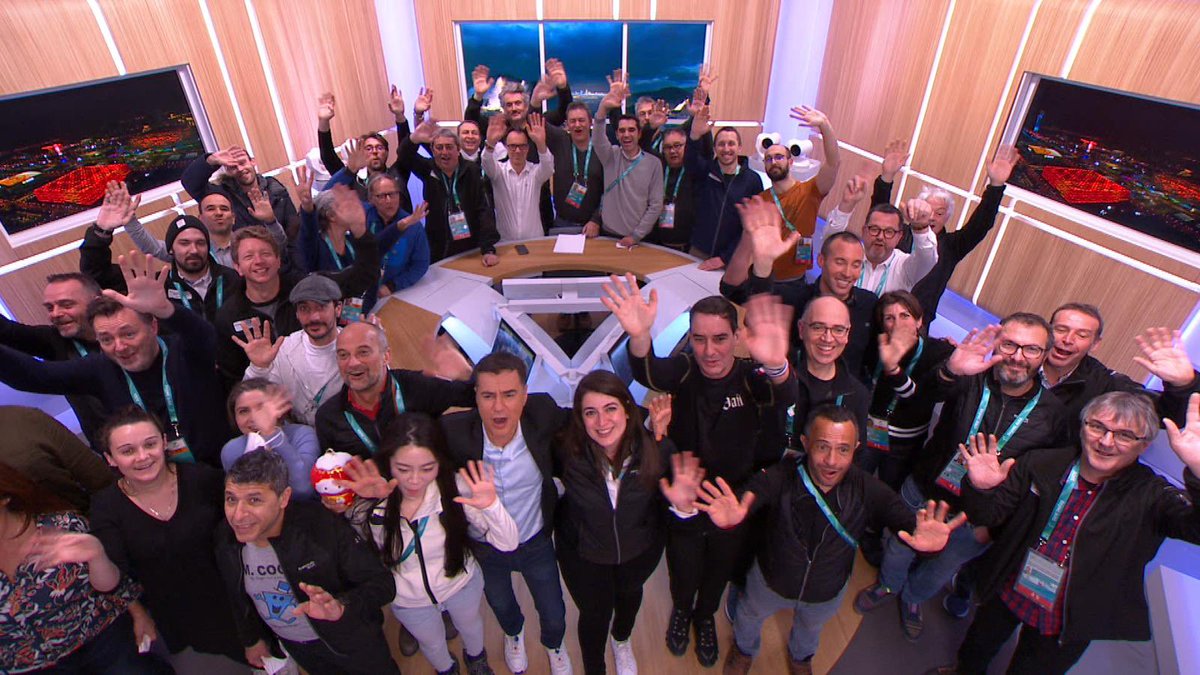 Photo de famille des Jeux paralympiques ! Merci à cette formidable équipe dans des conditions difficiles, à nos champions et à vous bien sûr pour votre fidélité ❤️
