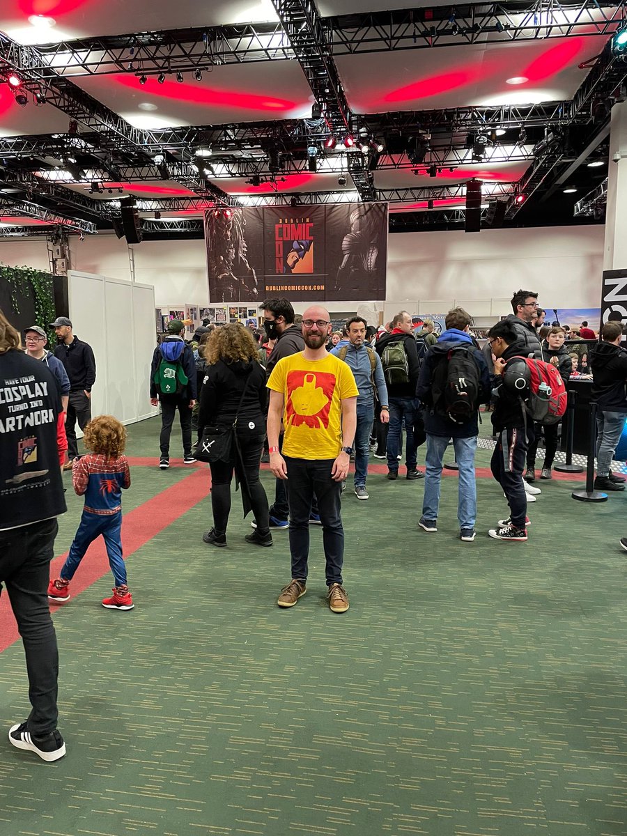 ConstantMotionP's tweet photo. #themiddlefinger being repped by @Collaatje at this year’s @DublinComicCon https://t.co/6zpa6NKV0y