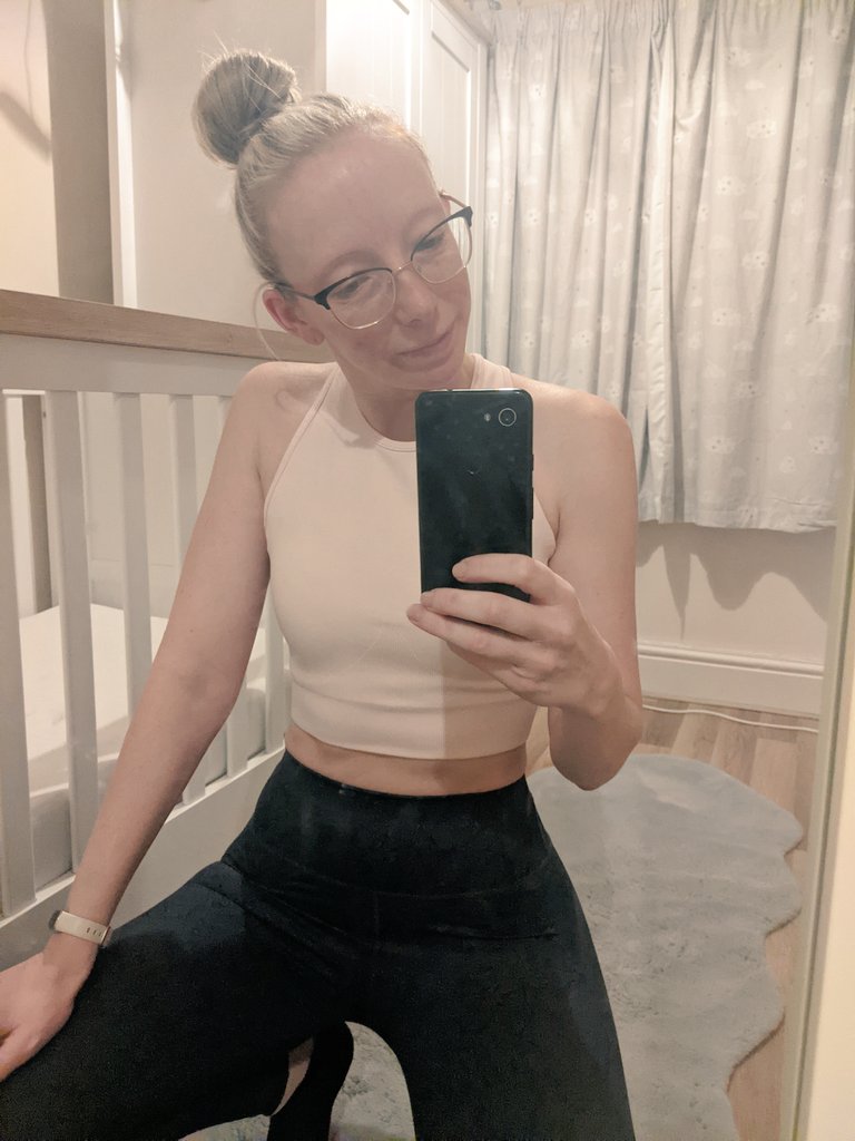 Claire_MCR's tweet photo. Just a brisk walk for me today 💪🏻 fallen into the 59kg bracket this morning...👏🏻 4 weeks left of my 12 week transformation and I'm seriously excited about the end goal 🌟🙏🏻 #runninggoals #runningmums #goals2022 #12weektransformation https://t.co/rhu63SDcwS