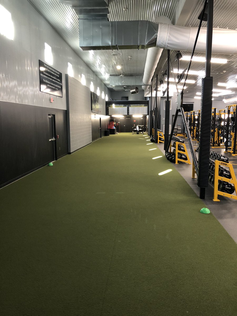 Amazed every time I walk in. I hope our athletes realize how blessed we are!! THIRTY-TWO racks and platforms. Add in the programming/energy from <a href="/WSR_SPORTPERF/">WSR SportPerformance</a>. Couldn’t think of a better place to train for championships!!