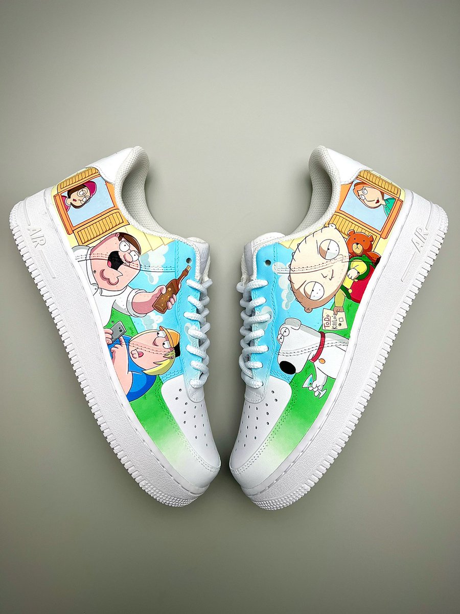 jdocustoms's tweet photo. #familyguy Air Force 1s

#custom #customshoes #handpainted https://t.co/RUBcylyKOV