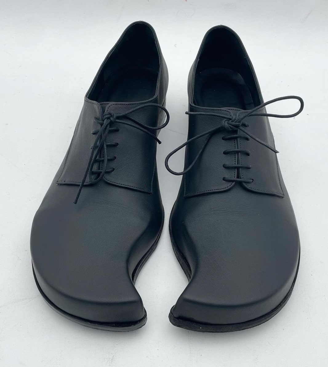 gastt Fashion в X: „The Comma Shoe by Aaron Esh. https://t.co/CondVSpie6“  / X
