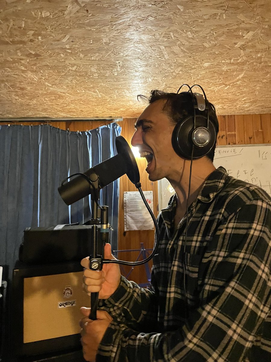 BOROfficial's tweet photo. All of Brice vocals are finally done !
#metalcoreband #frenchband #vocals https://t.co/l8vp7CloLa