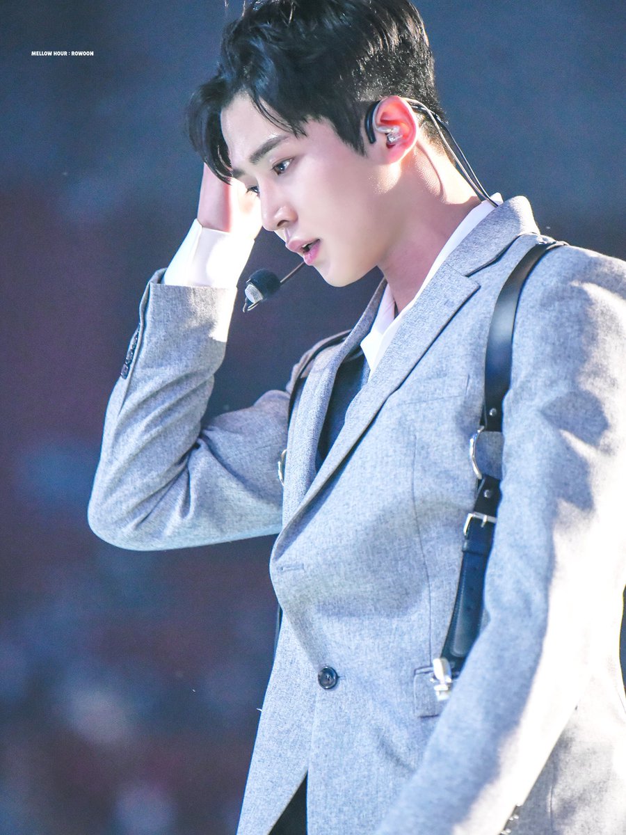 dear_for_rowoon's tweet photo. 내려오는 네가
내게 서서히 번져가
I'm falling down
I need you now

-DIVE

@SF9official 
#로운 #로운이라는_문학 https://t.co/zZi6xmrrj2