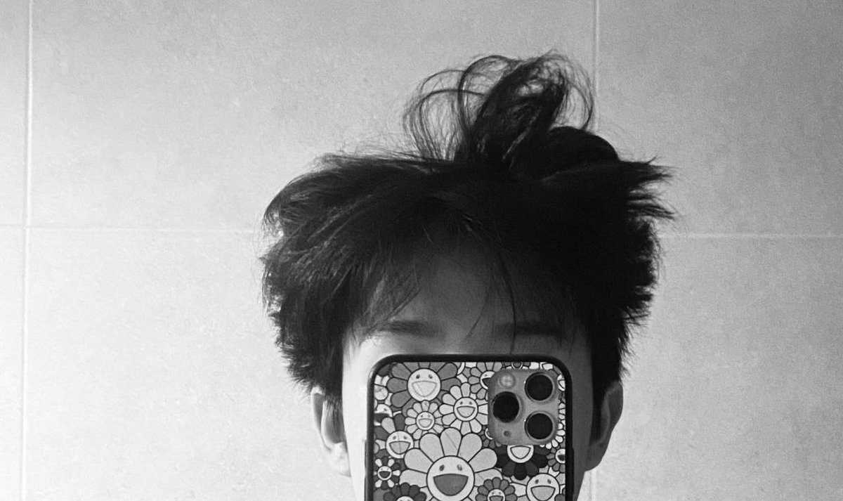 to the person who has a smile as sweet as honey, happy birthday! thank u for being such an amazing park jihoon. i love u bunches!<33 
#MillenniumIdolJIHOONDay
#지훈이의_눈부신_스물세번째_봄
#天使の笑顔ぱくじふん
<a href="/treasuremembers/">TREASURE</a>