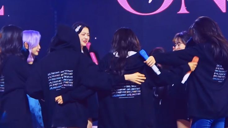 EYESONIZ0NE's tweet photo. always and forever my home ❤️ https://t.co/XNBrfLKxXO