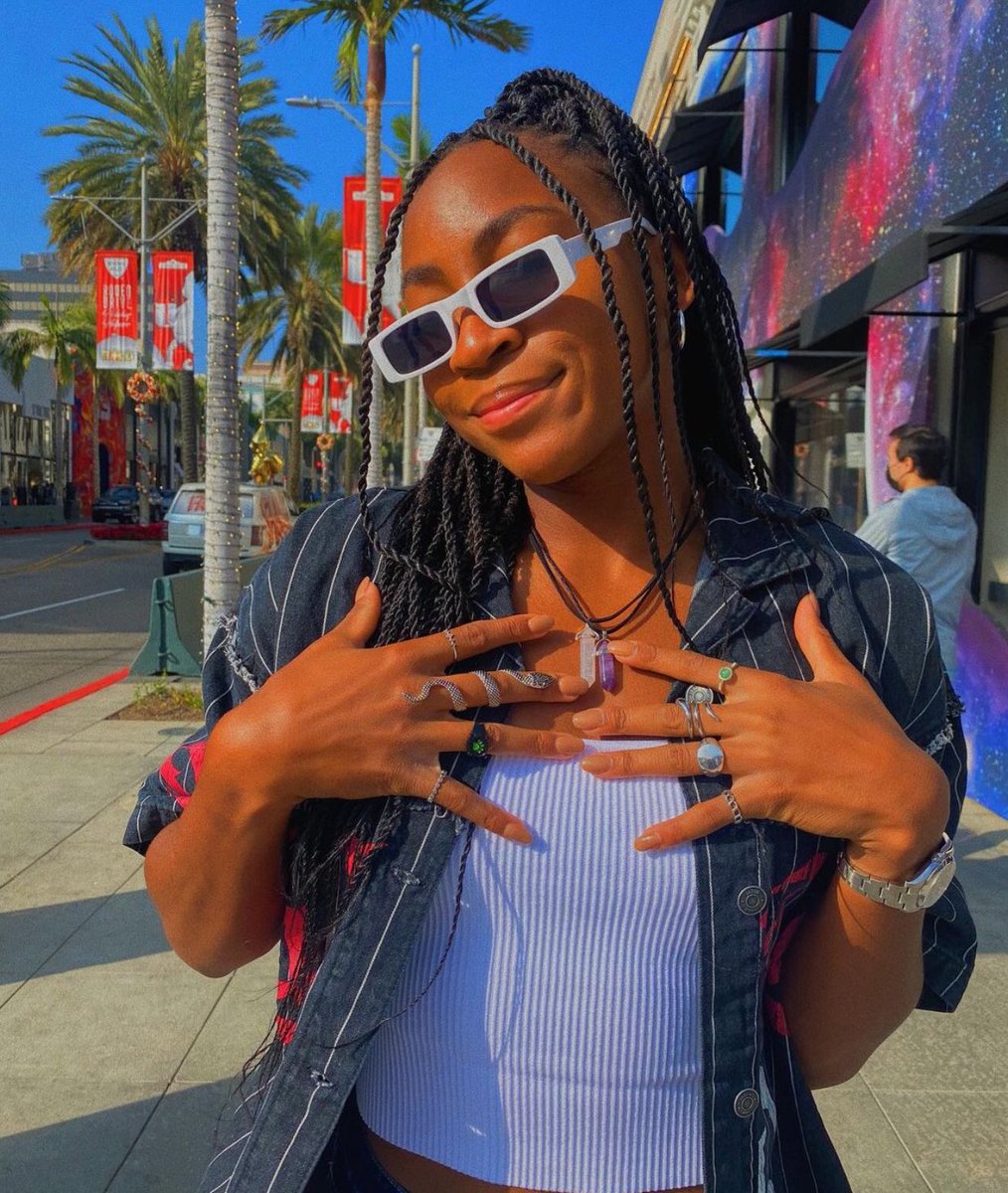 cocogauff_'s tweet photo. Happy 18th birthday to my idol and daily inspiration 💜 love you endlessly and hope you have an incredible birthday 🥳 https://t.co/Z1IwPwZqGz