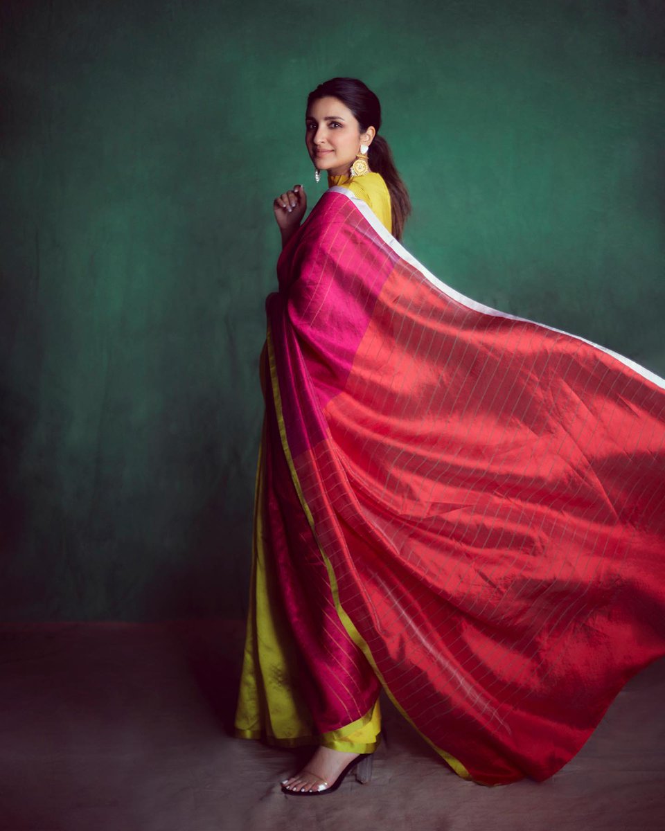 ParineetiChopra's tweet photo. 🇮🇳

#Hunarbaaz https://t.co/u8iGnSB8K2