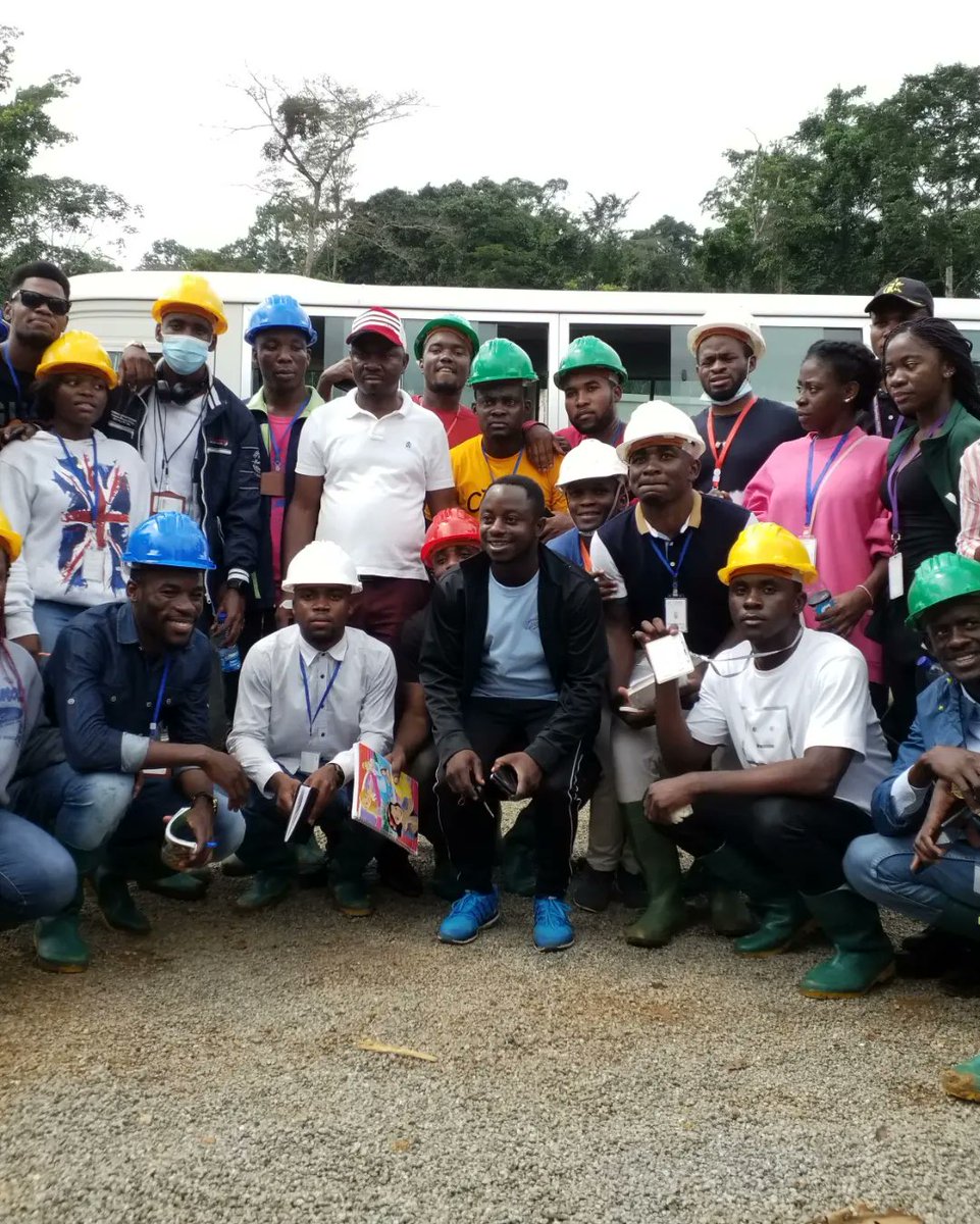 tsm_eg's tweet photo. Academic field visit of students of the Technical School of Mines-Mongomo accompanied by the lecturers and administrative staff of the school. This took place at the Operating base of @shefa_gold company in Binguengueng. https://t.co/A1qeqlTRcG