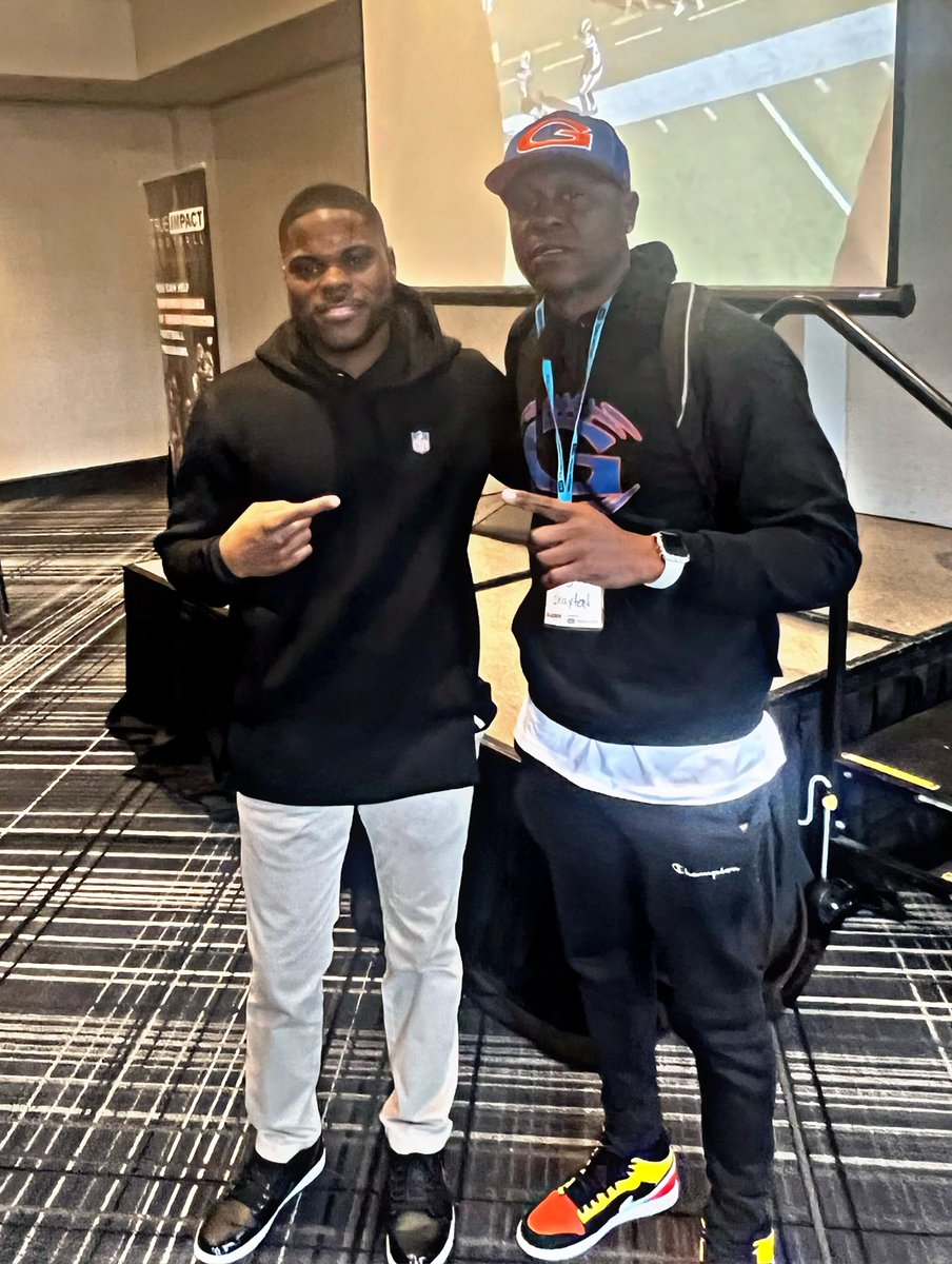 JFabolous's tweet photo. Great DB session with Carolina Panthers DB coach #CedricWhitaker💎✍🏾#GlazierClinic #GlennBobcats🐾🐾🐾🐅🐅🐅 #ShowMeResults🎥 #DontTalkIt🗣💯 https://t.co/Xi0JlS8Hfe
