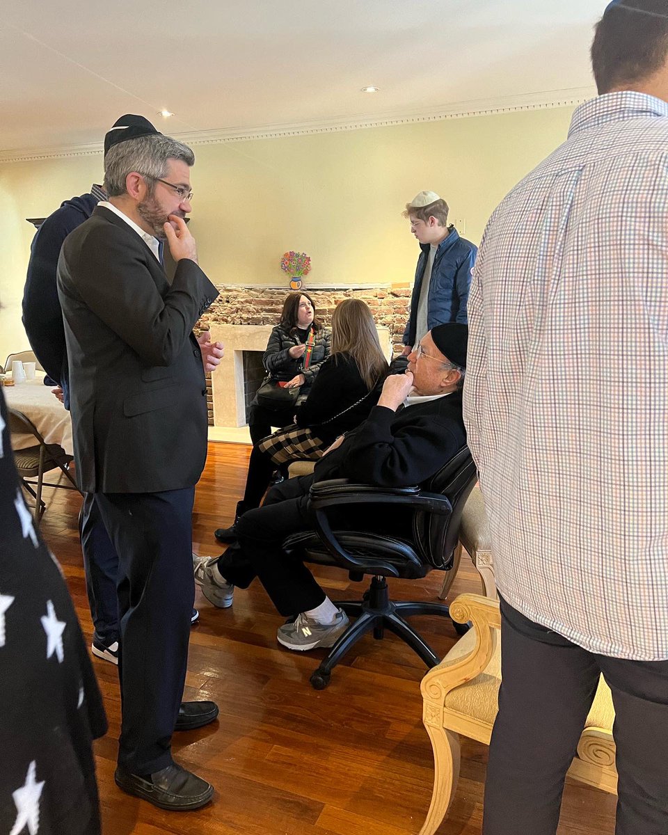 Netiv_Aryeh's tweet photo. Meet and great in The Five Towns with Rav Bina and Rav Chanan Bina!!! #yna #netivaryeh #ravbina #ravchananbina #meetandgreet https://t.co/1q0NEJ5UID