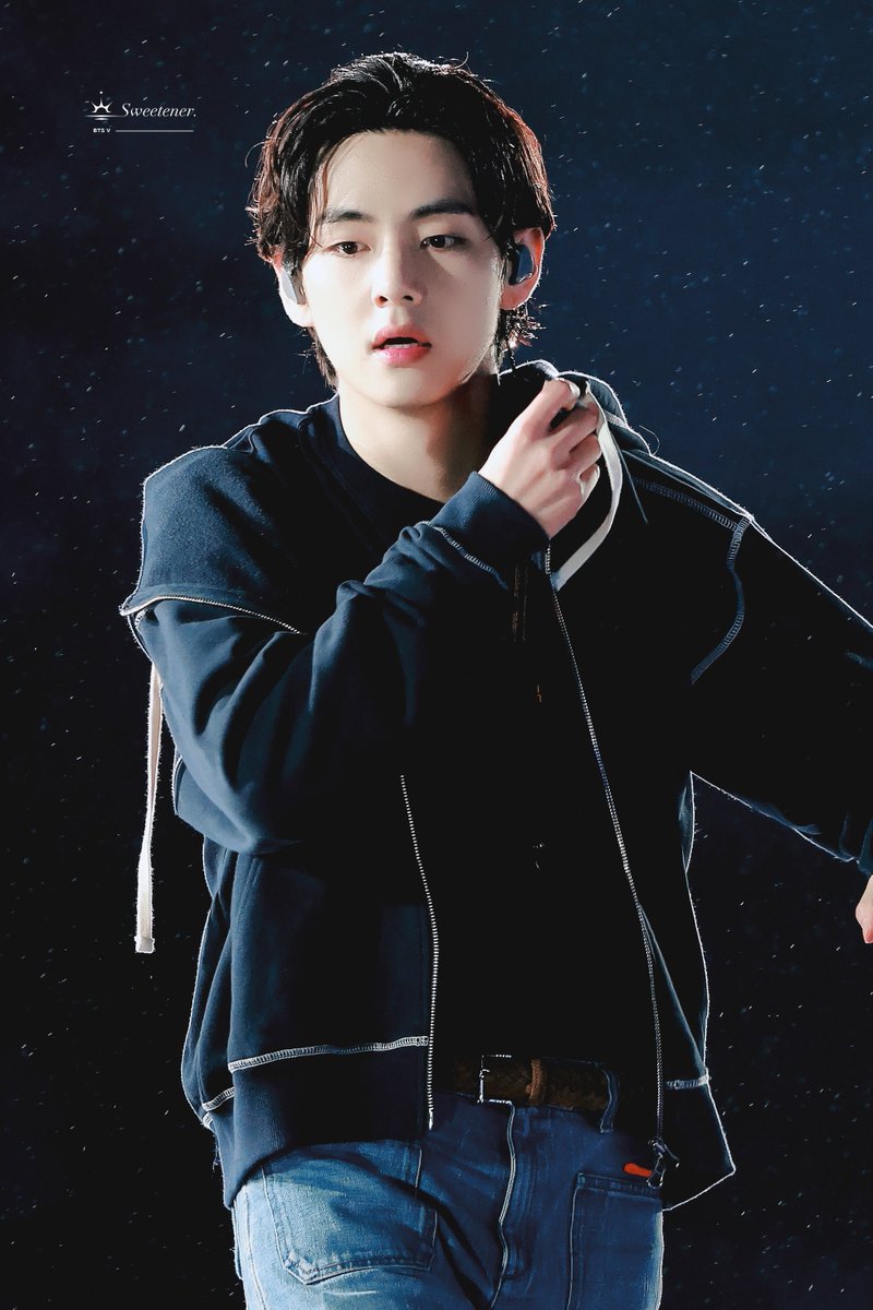 _SweetenerV's tweet photo. 220312 rain on bear pt.2 🌧️🧸

#KIMTAEHYUNG #태형 #뷔  
#방탄소년단뷔 #BTSV #テテ 
@BTS_twt https://t.co/bpdZIsPwHL