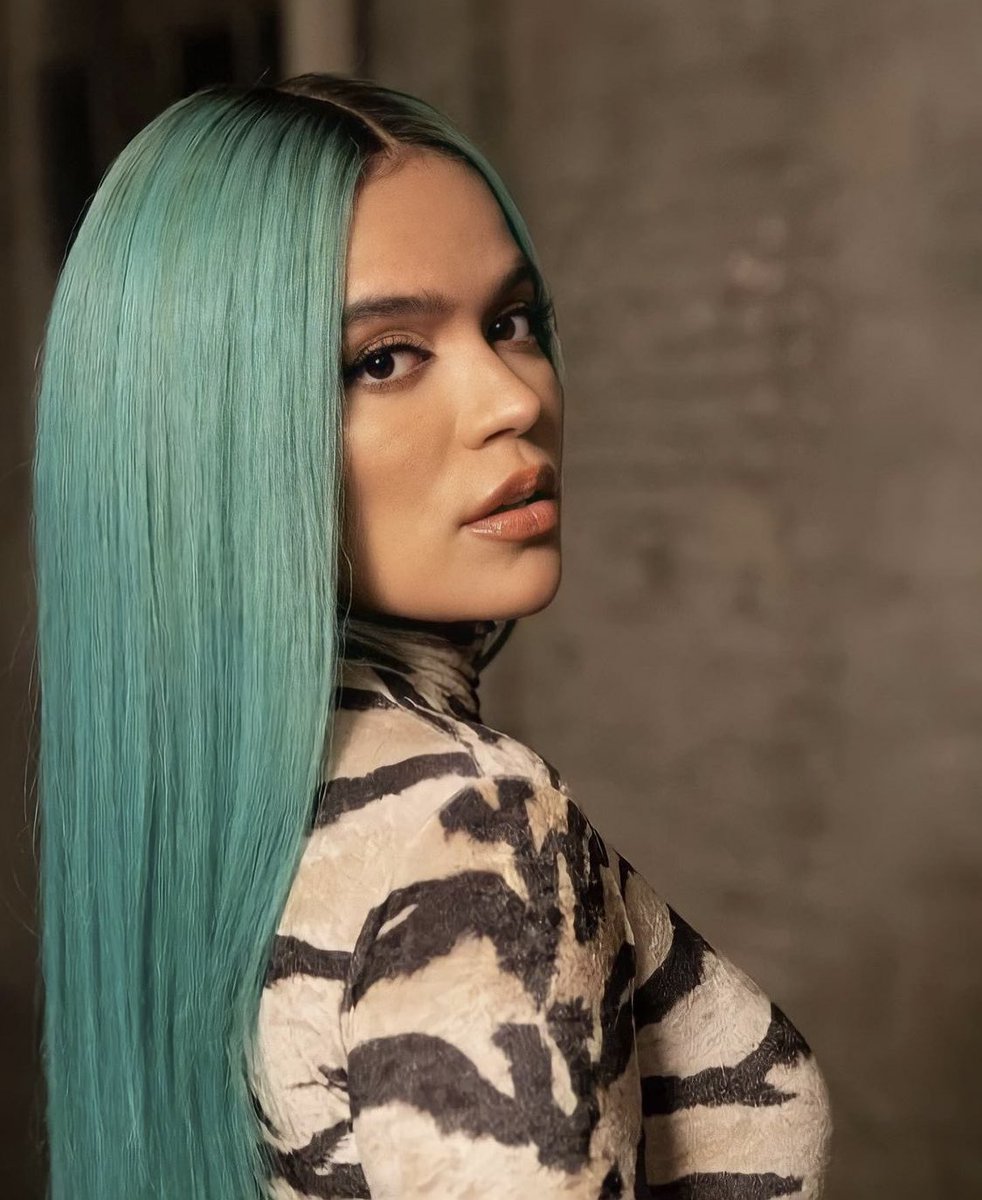 KarolGSite's tweet photo. 📸 Nueva foto de Karol G para el Interlute del Bichota Tour. https://t.co/GE44qIKhHu