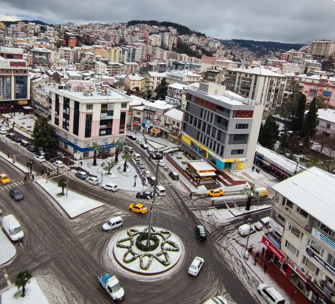 zonguldak's tweet photo. Bu kadar soğuk olma be Ereğli sarılıp ısınacak kimsemiz yok... https://t.co/K4YUqIMNCT