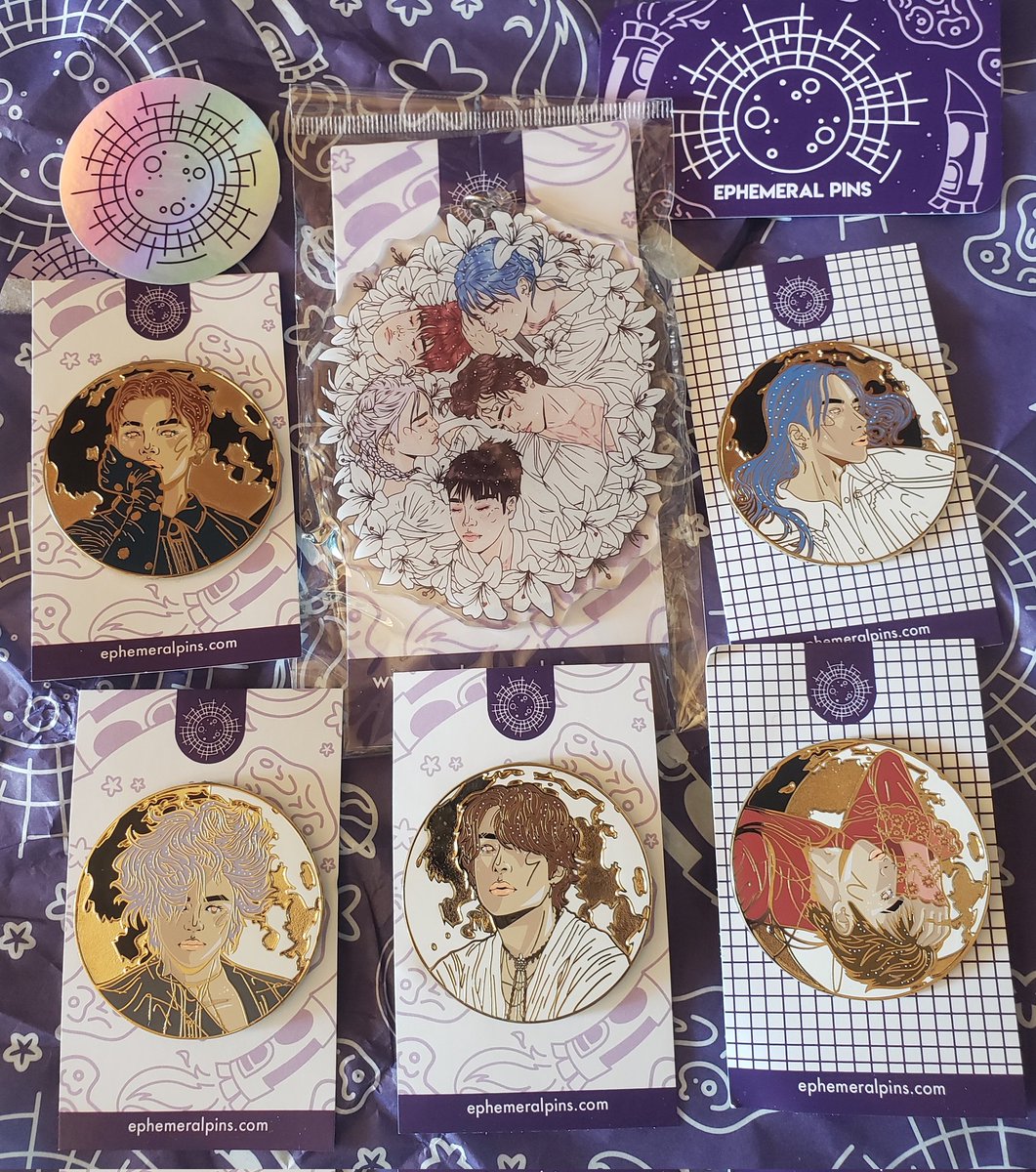 they're here and they're GORGEOUS (and huge!!) I love them so much, thank you <a href="/EphemeralPins/">Ephemeral Pins</a>!! 😻😻