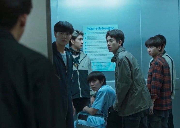 offguning's tweet photo. lmao i just realize gram was looking at the twins instead of dan prolly because he was fascinated to see the twins for the first time 🤣🤣 #NotMeSeriesEP13 #NotMeSeries #ออฟกัน https://t.co/lNqcg58Qzy