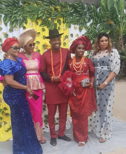 AsumuHilaria's tweet photo. It's a week today since my younger brother got married. #OrganDonation,a gift that keeps giving. It was triple celebration last Sunday, my duties as godmother, my kidneyversary and my brother's wedding. I was healthy & well for these milestones cos of my #donorfamily & #HeroAngel https://t.co/kf66FazVwY