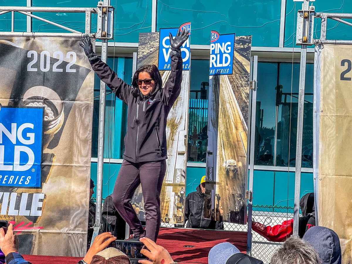 AngelleSampey's tweet photo. There is nothing like raceday. #GatorNats https://t.co/nvUBnYb70F