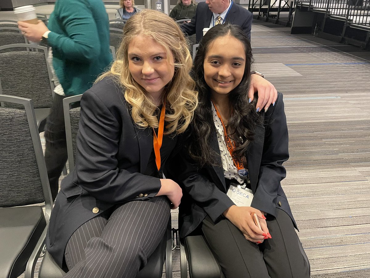 lisahaller5's tweet photo. National DECA Qualifiers! 2nd place, Business Law &amp; Ethics Team Event Congratulations Chandni Patel &amp; Caroline Peters! @THS_JStew @tcs_swood @houseths1 https://t.co/ME5N9C7luV