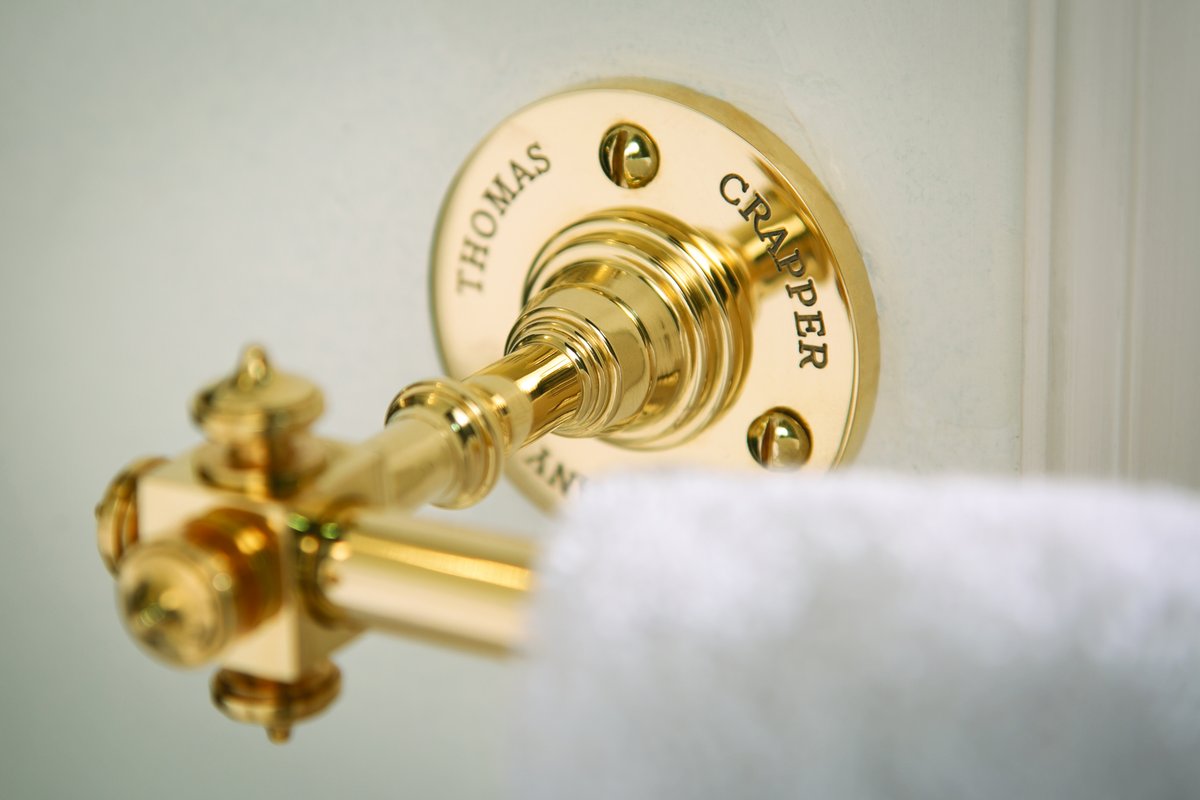 ThomasCrapperCo's tweet photo. Look closely and you will see the care and attention to detail we put into every product. From our freestanding baths to the smallest components.
#products #care #attentiontodetail #customercare #productcare #bathroom #bathrooms #thecrapperdifference https://t.co/R9sxgG1OAD