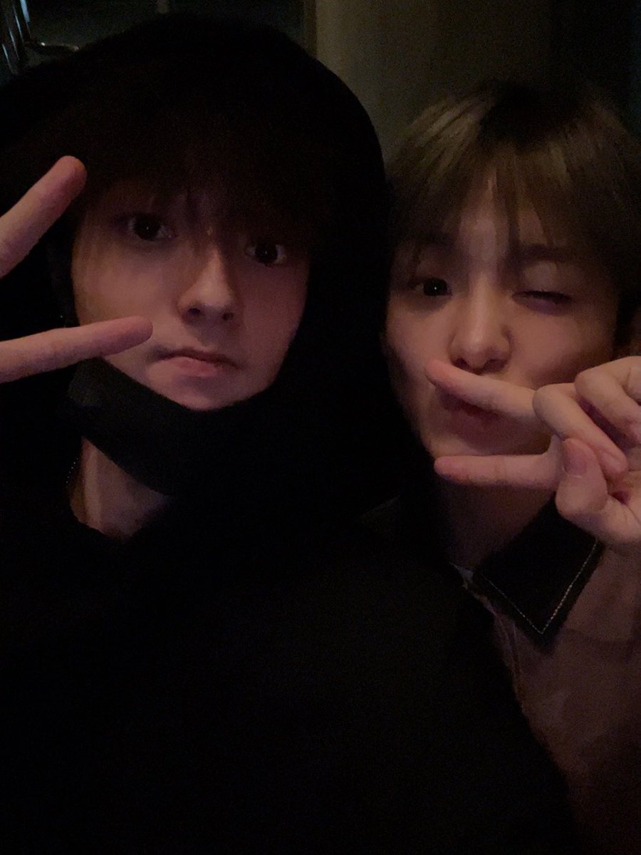 1veruto's tweet photo. IM NOT OKAY https://t.co/GJRtriWYvw