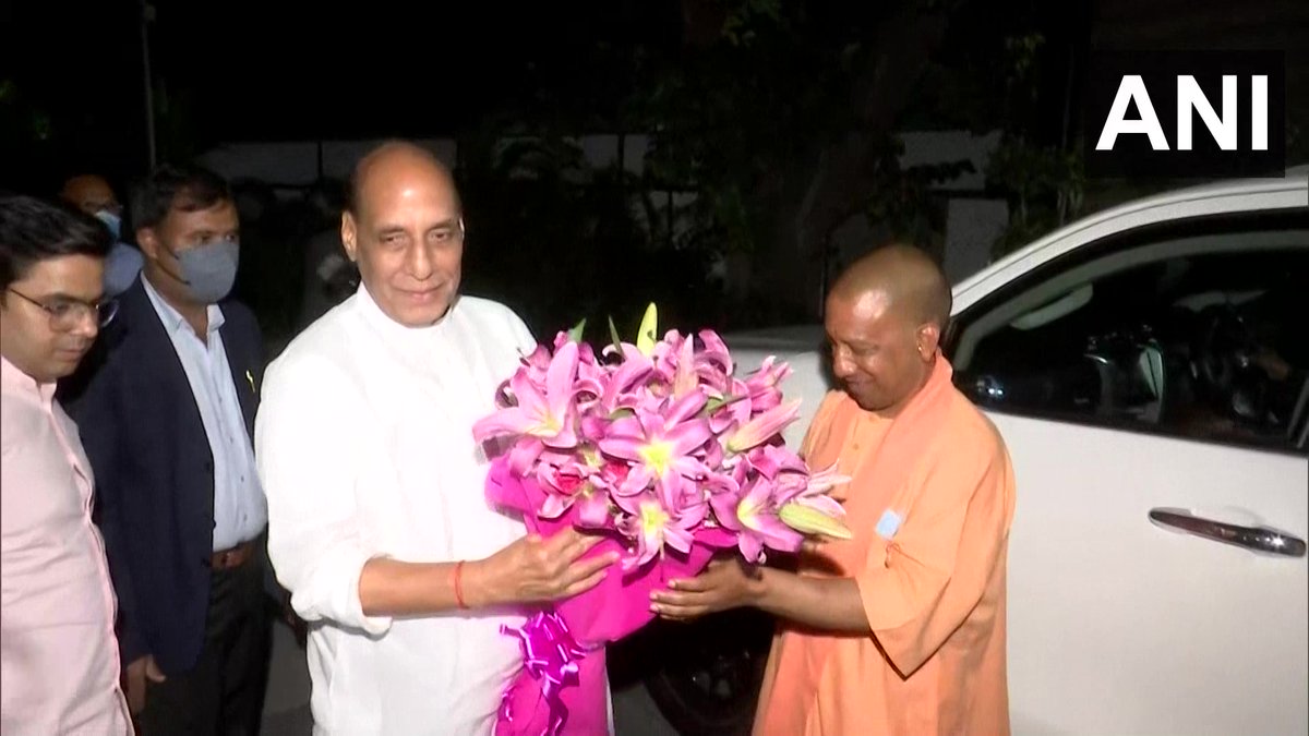 ANI's tweet photo. Uttar Pradesh CM designate and BJP leader Yogi Adityanath met Defence Minister Rajnath at the latter's residence in Delhi https://t.co/neE4KYHEwo