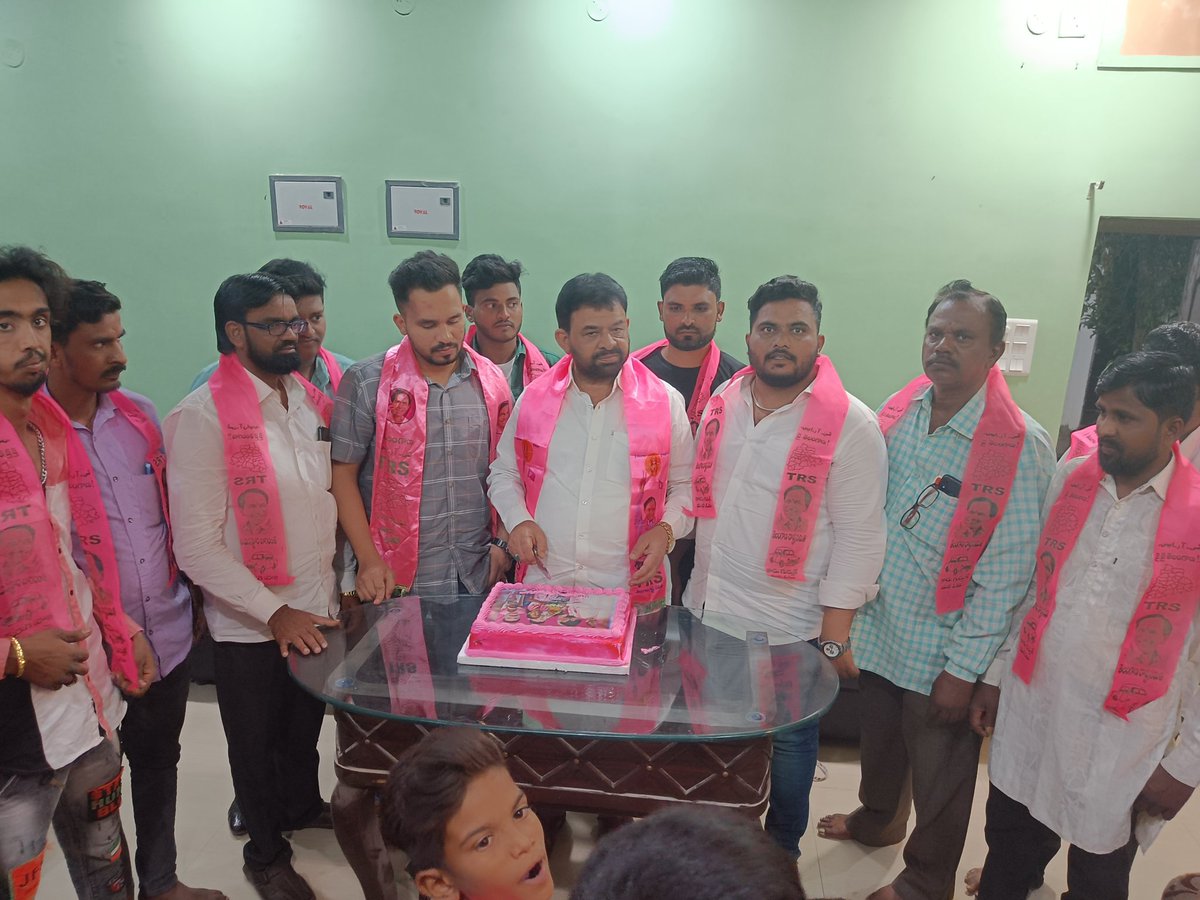 ImmuBalala's tweet photo. Wishing you a very happy birthday 🎂🎉🥳🥳🎉 @RaoKavitha  from @meermajazali ex Deputy Mayor and TRS Leader nizamabad https://t.co/wRrqRFFIWB
