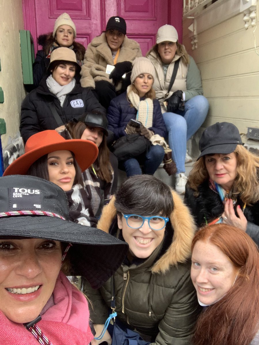 ElisitamarySck's tweet photo. La calle
La escena
El baile bajo la lluvia
La canción #Meleklerinzözüvar 
Nuestra serie #SençalKapimi
Y nosotras……💗
Magia en Estambul ✨ https://t.co/IMBAuMghFx