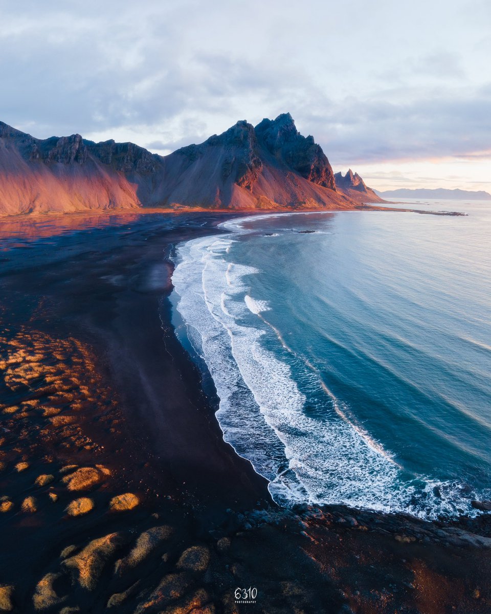 Bazur8's tweet photo. @cripixtoff Sunrise at Vestrahorn, Iceland https://t.co/hnFzvluZPC