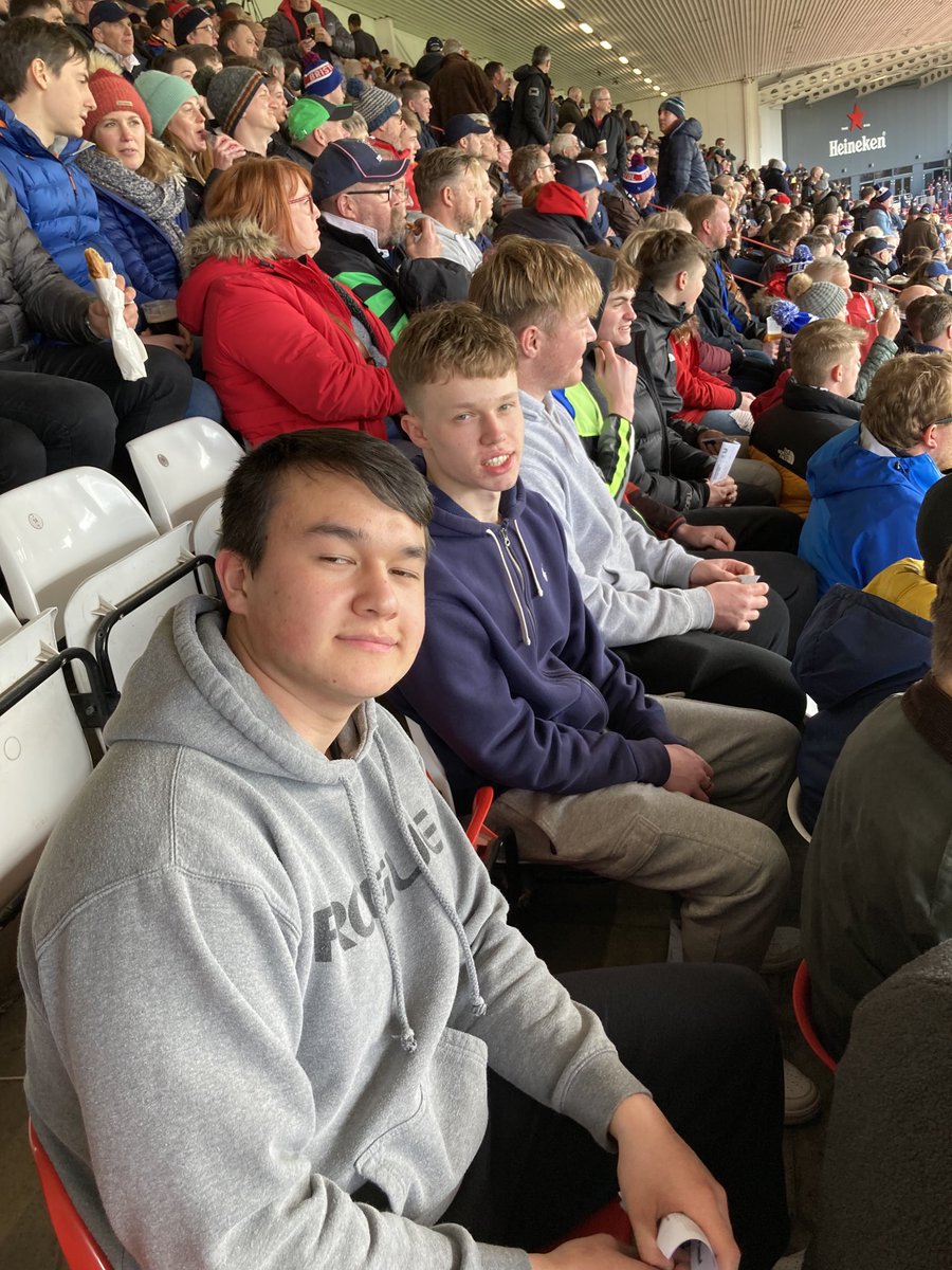 TheGrangeNews's tweet photo. House trip to the rugby ⁦@BristolBears⁩ vs ⁦@Harlequins⁩ ⁦@MillfieldSenior⁩ ⁦@MillfieldBP⁩ https://t.co/DIVKodlTPb