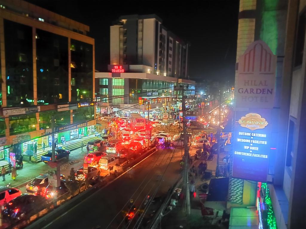 Apaakar1's tweet photo. Eastleigh is beautiful at night. @Asmali77 https://t.co/3sVWWywPYN