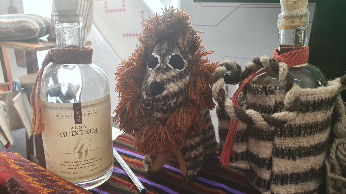 lrojasnieto's tweet photo. Este mes es Chiapas el estado invitado en @SECTUR_mx. Agradezco a Jesús el invitarme a degustar el #Pox. Bebida de #Chiapas de la zona a de los #Chamulas. https://t.co/fxh7la9Dk8