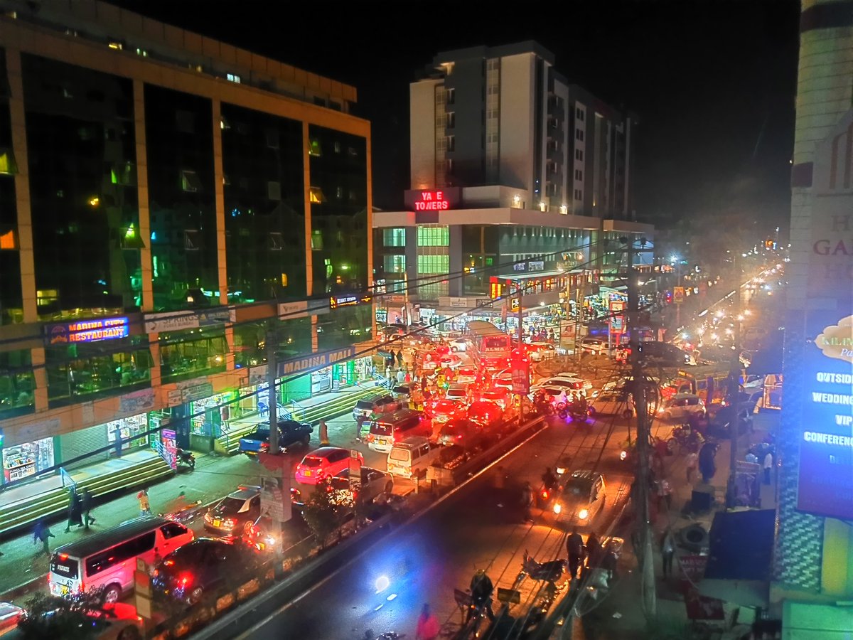 Apaakar1's tweet photo. Eastleigh is beautiful at night. @Asmali77 https://t.co/3sVWWywPYN