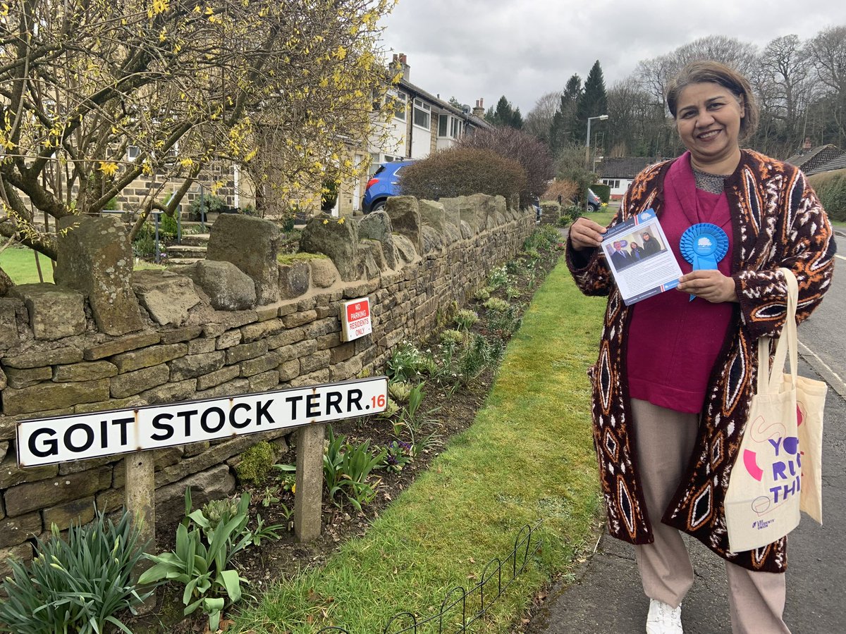 FalakNazAhmed's tweet photo. Fantastic being out with the family delivering leaflets. Day two complete! https://t.co/TlWS4EUt7W