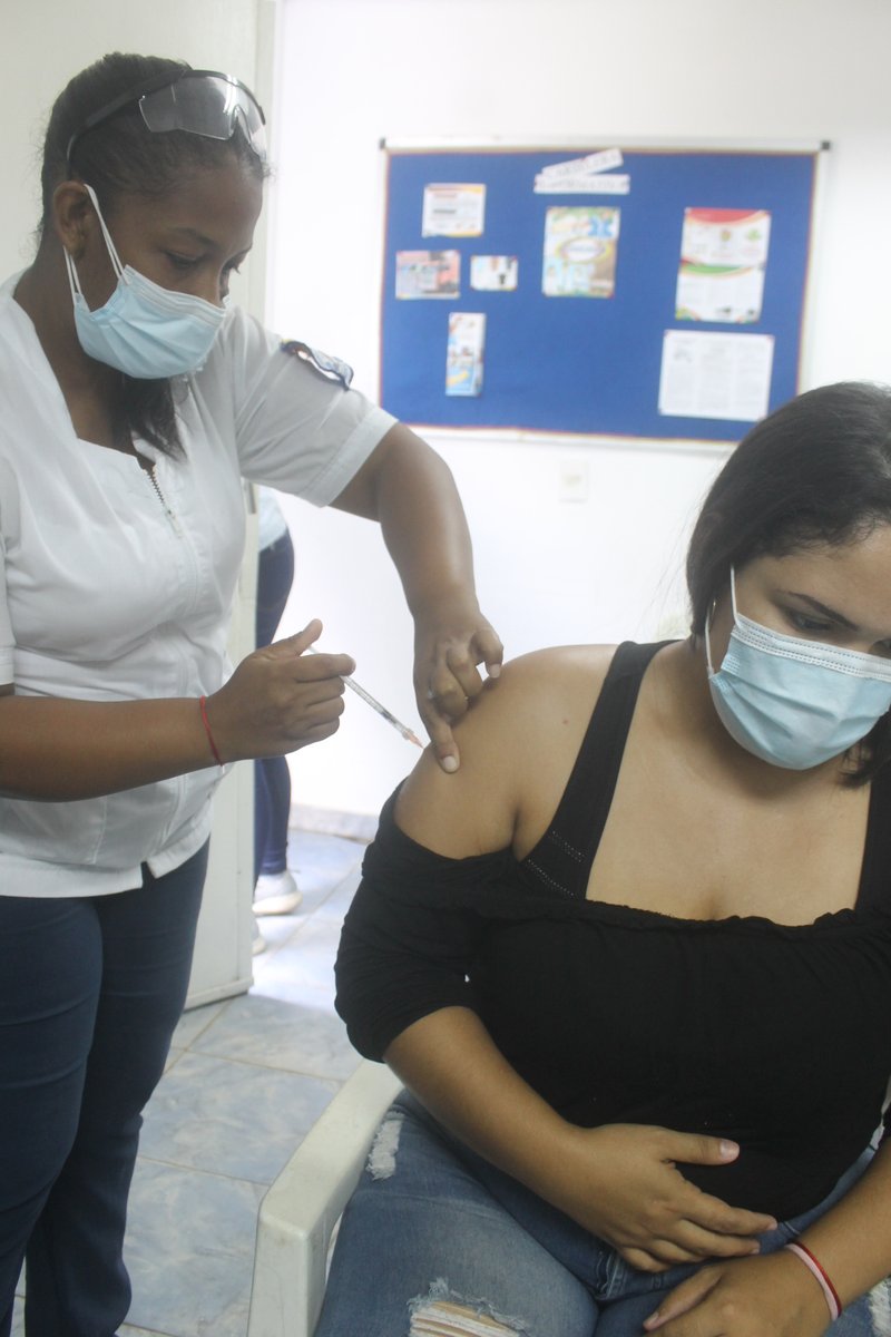 LogicasaOficial's tweet photo. #13Mar #LogiNoticia ||💉😷👍¡Combatimos el virus!💉😷👍

Gracias a la gerencia del Pdte. de nuestra empresa, @Pfrojasmartinez, hemos realizado jornadas de vacunación para los trabajadores y trabajdoras en apoyo del personal de Salud del Edo. La Guaira.

#DiplomaciaBolivariana https://t.co/UUn9z0UzI0