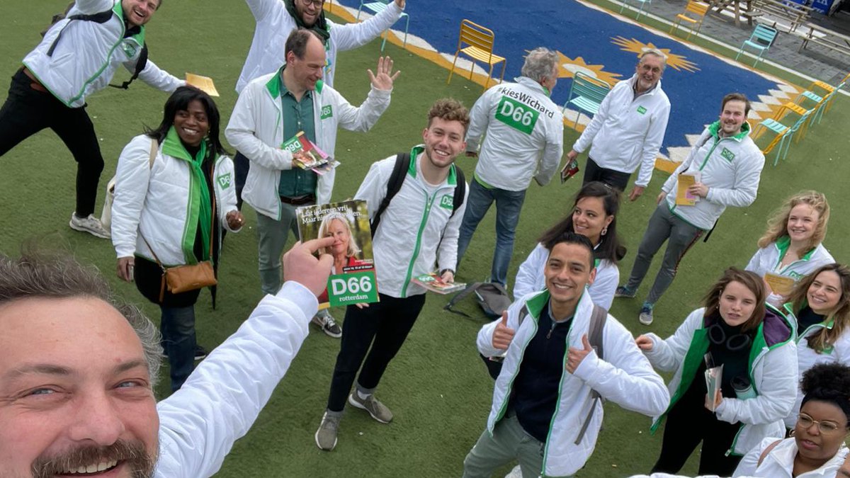 Vanaf morgen zijn de stembureaus. Ga stemmen! 

Stem op een partij die de democratie beschermt, niet bedreigt. Stem op een partij die tegenstellingen wil overbruggen, niet aanjagen.
#stemD66