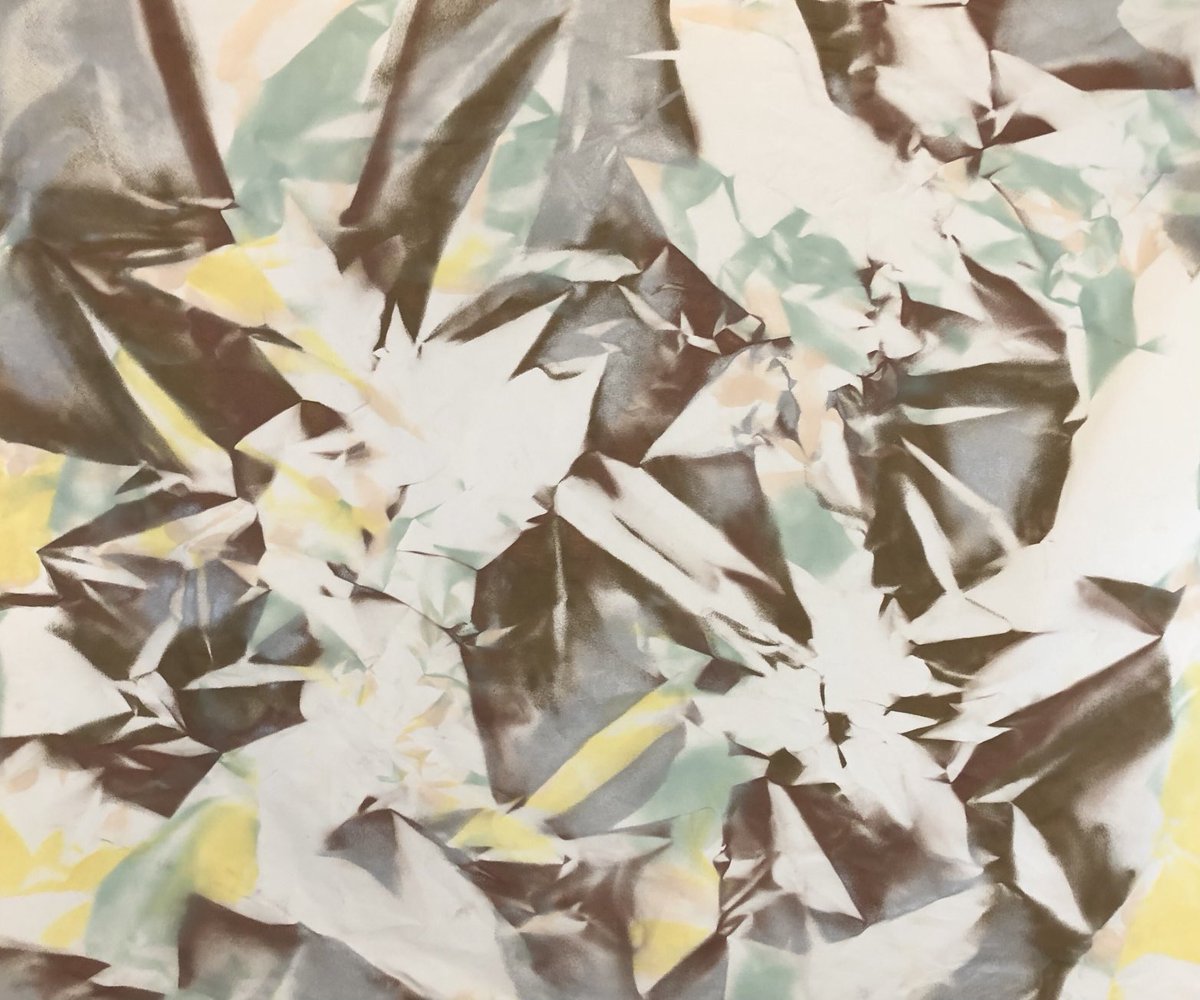 R_J_Miskines's tweet photo. We are in a brave new world as long as Putin doesn't use nuclear weapons.  The future is accelerating. N158 2022 Shorting Oil, spray on canvas, 51"h61"w #art #painting #miskines #pliagepainting #n158 #shortingoil #abstractart #minimalism #minimalistart #fastart #spontaneousart https://t.co/5wlAMrHjvR