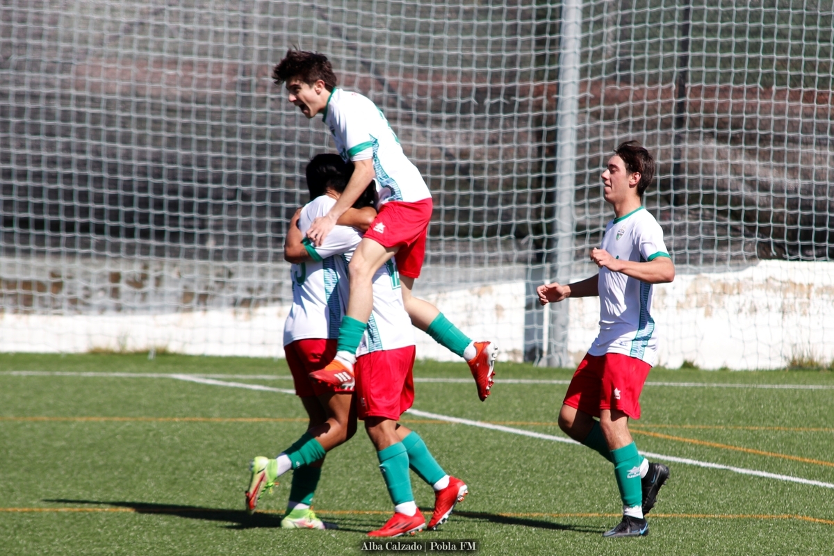 _albacg's tweet photo. El @EscuelaTrival le ha dado la segunda alegría consecutiva a su afición al ganar por 3-2 a la @CultuAcademia. La crónica del partido la podéis leer en @poblafm: https://t.co/YJFb4Kl1N5 https://t.co/4OUya3KIKy