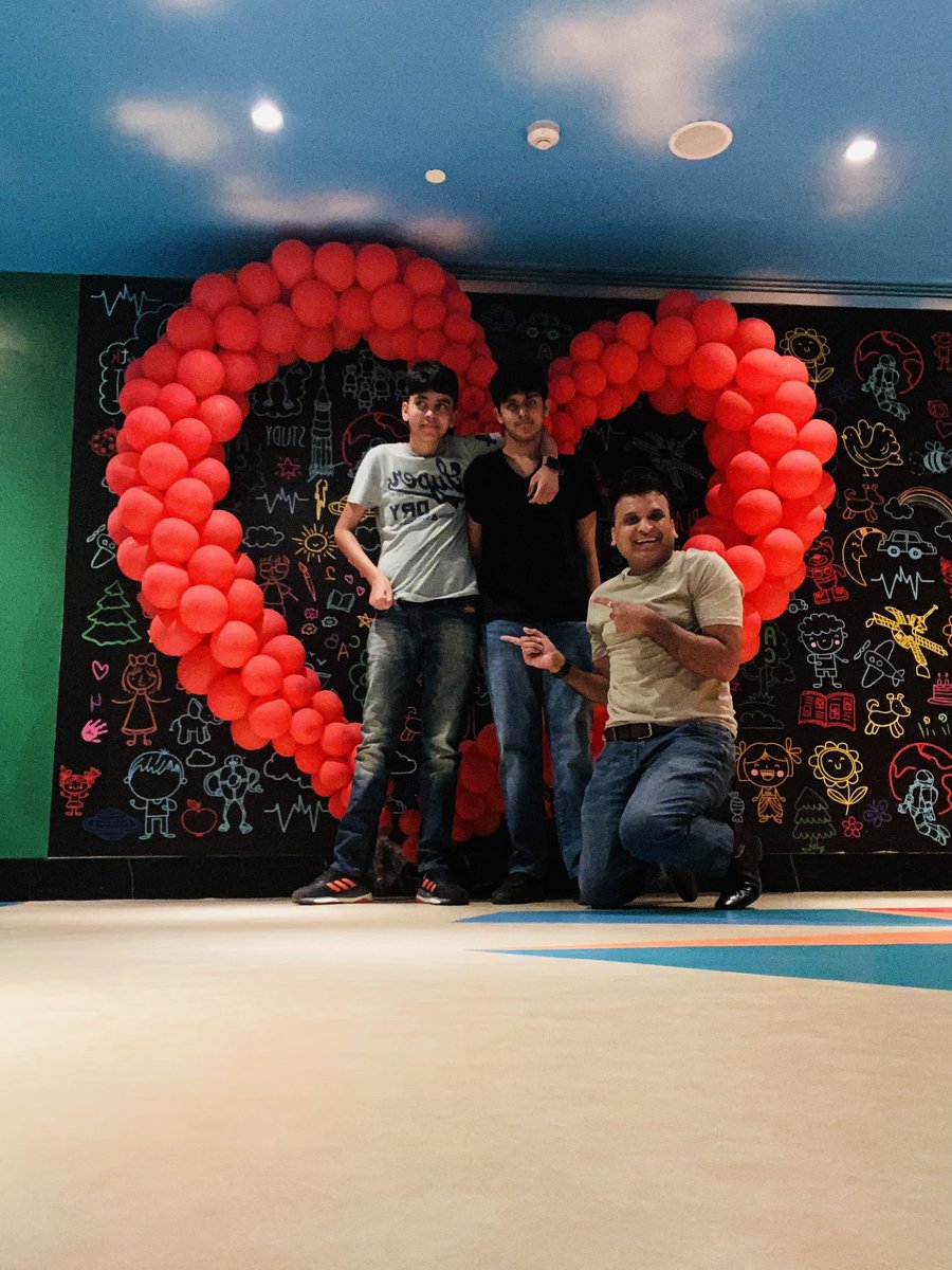 vishalagga's tweet photo. โBoys day outโ watching #sing2movie with a twist of style ๐ while mum thought she has had enough of us and later regret for not joining the best crew in town @ranjanaagg
#VRtheWorld #memoriesforlife #FreezeTheMoment https://t.co/iWfn2JAmKG