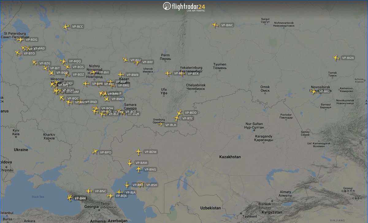 flightradar24's tweet photo. Effective 23:59 UTC yesterday, Bermuda provisionally suspended the Certificates of Airworthiness for all Russian aircraft operated on the Bermudan registry. This affects ~700 aircraft. 

These are the active Russian flights using a Bermudan registration at the moment. https://t.co/1lSvnfYsMB