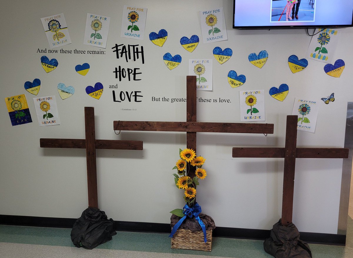 #PrayingForUkraine