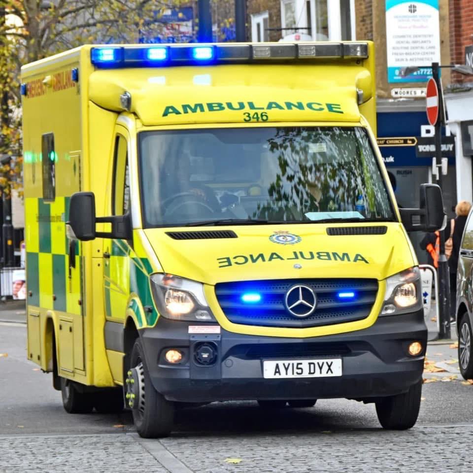 🇺🇦 HELP! I’m part of a team driving ambulances to the Polish/ Ukrainian border on Tuesday &amp; we need medical supplies. If you can provide trauma dressings, tourniquets, chest seals, airways, IV &amp; IO kits etc &amp; you are in Cornwall or Devon, please PM me. 
Pls RT.