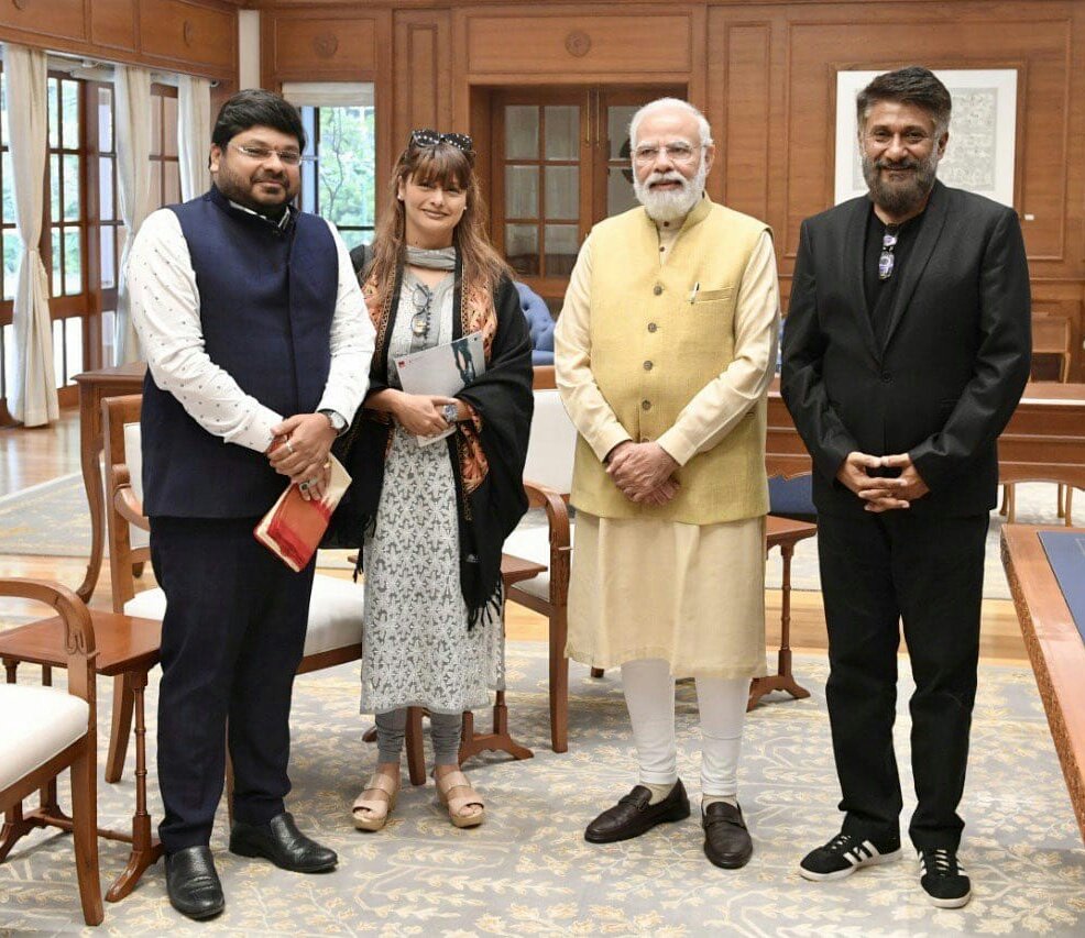 Ajaydhapa_'s tweet photo. Yes friends, this is the same movie that Kapil Sharma refused to appear in his show, this is the one that was praised by the Prime Minister, Hon'ble Narendra Modi. #TheKashmirFiles 
#BycottKapilSharmaShow 🙁
Final day 1 collection 
® 3.55 cr _ domestic
® 0.70 l _ overseas https://t.co/mwAZbMSlty