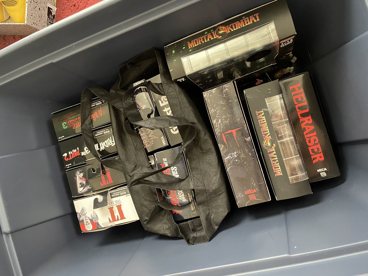 bicjames556's tweet image. Grandma : what you be doing with all your money 
Me :